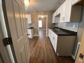 Building Photo - 2 Bedroom Condo