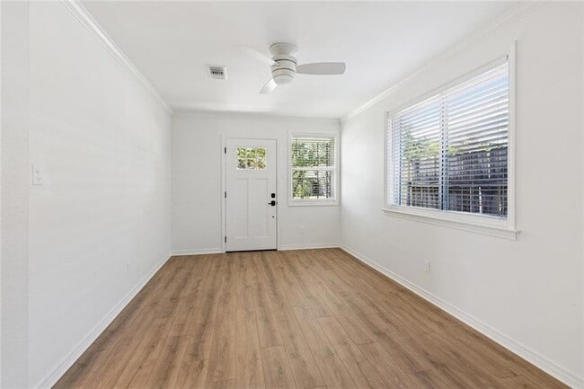 Foto del edificio - 1239 Helios Ave