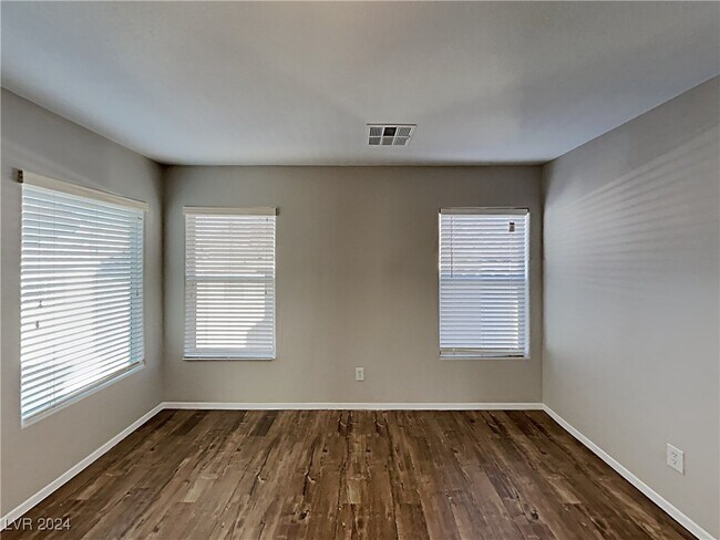 Building Photo - 740 Loughton St