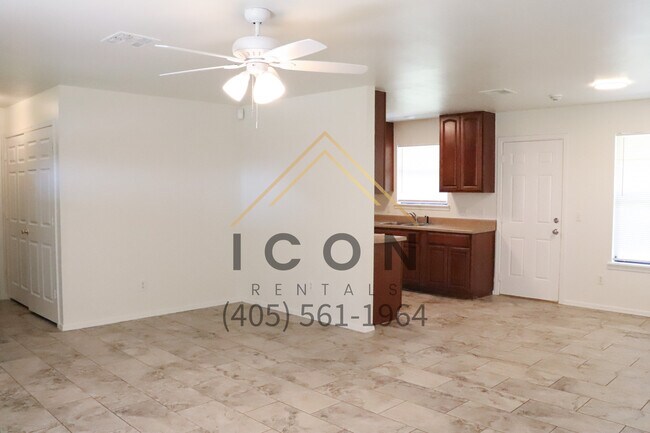 Foto del edificio - 2448 Stone Glen Dr