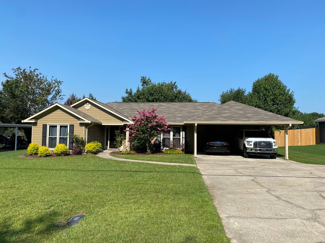 Primary Photo - 500 Lee Rd 222