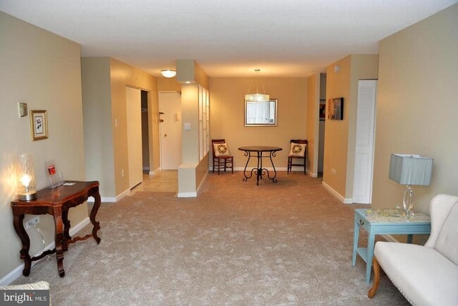 Foto del edificio - 4600 S Four Mile Run Dr