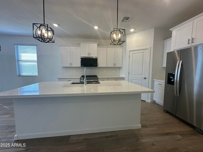 Foto del edificio - 15849 W Gray Fox Trl