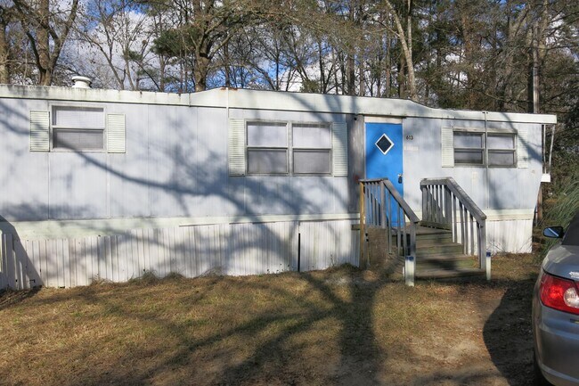 Building Photo - 613 4th St
