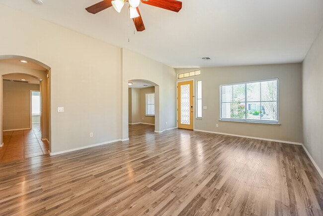 Building Photo - 3026 W Rapalo Rd
