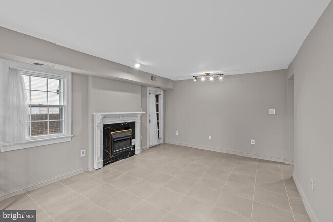 Foto del edificio - 810 Queen St