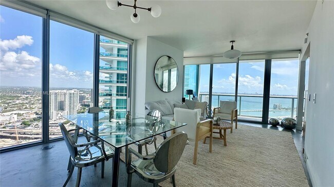 Foto del edificio - 888 Biscayne Blvd