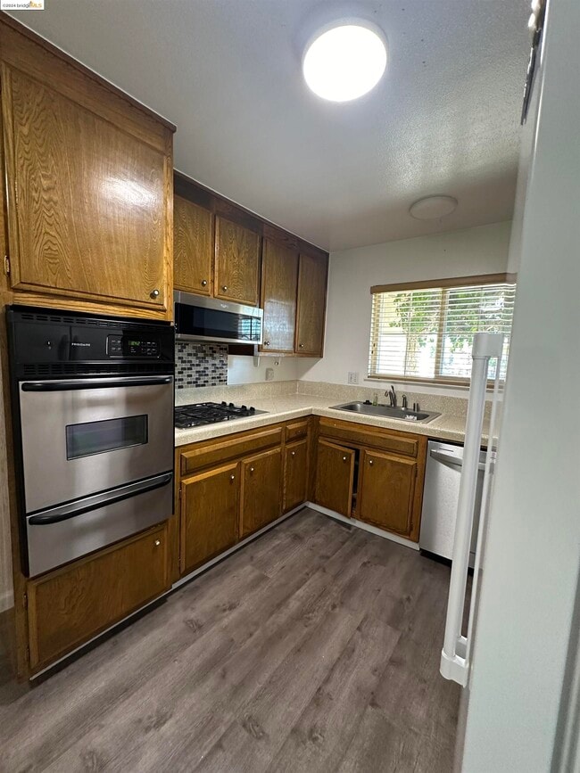 Building Photo - 1408 Aster Dr