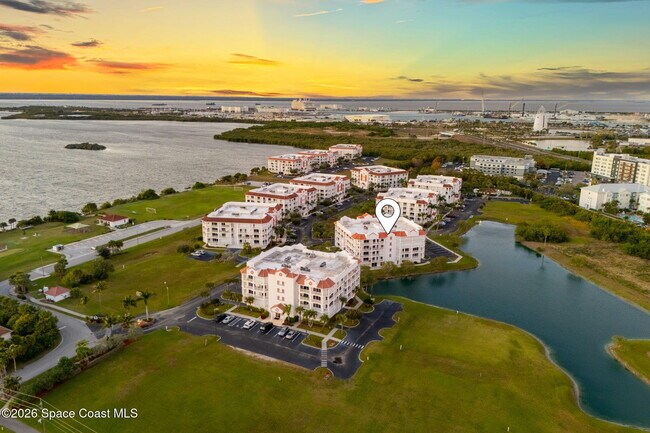 Foto del edificio - 8903 Laguna Ln