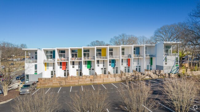 Building Photo - Eleven at 524 North Mangum