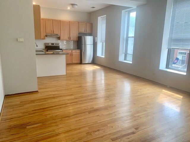 Foto del edificio - 3055 N Sheffield Ave