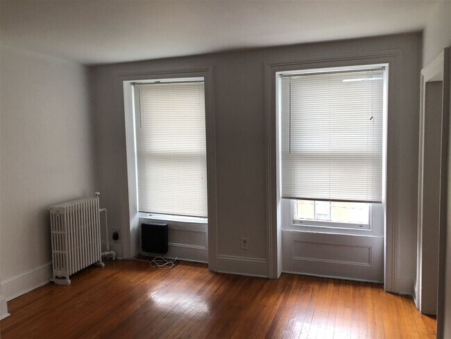 Building Photo - 709 Bloomfield St