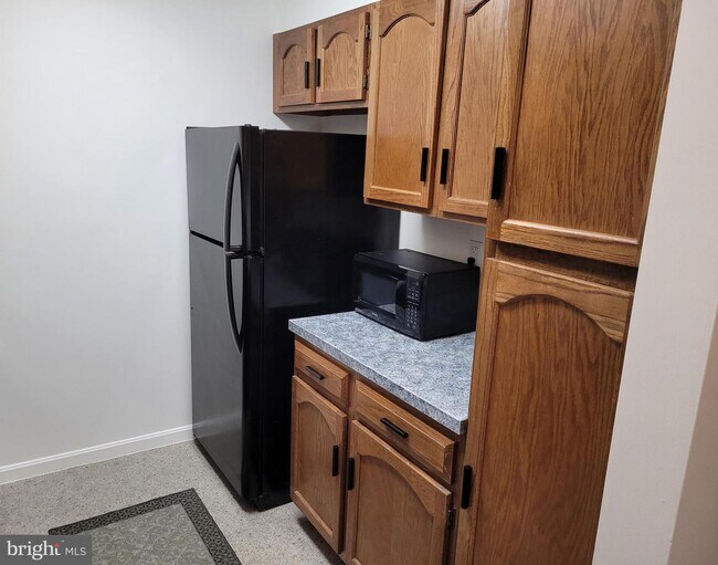 Foto del edificio - 5825 Cove Landing Rd