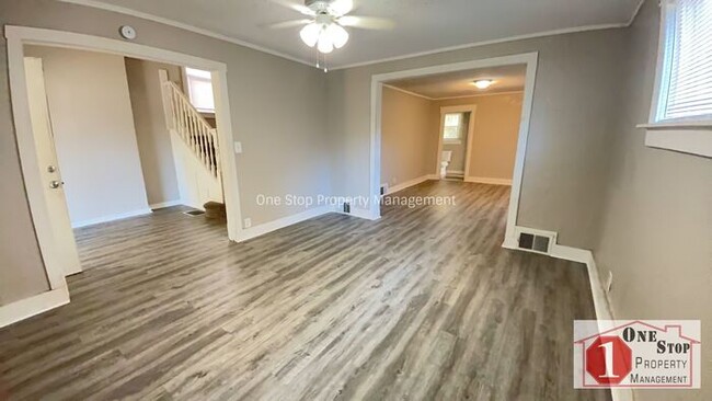 Building Photo - Gorgeous Downtown KC 4 Bedroom Home for RE...