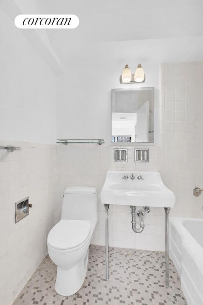 Foto del edificio - 55 E 9th St