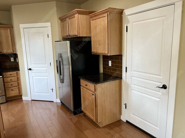 Foto del edificio - Beautiful 4 BR + office home in SW Bend