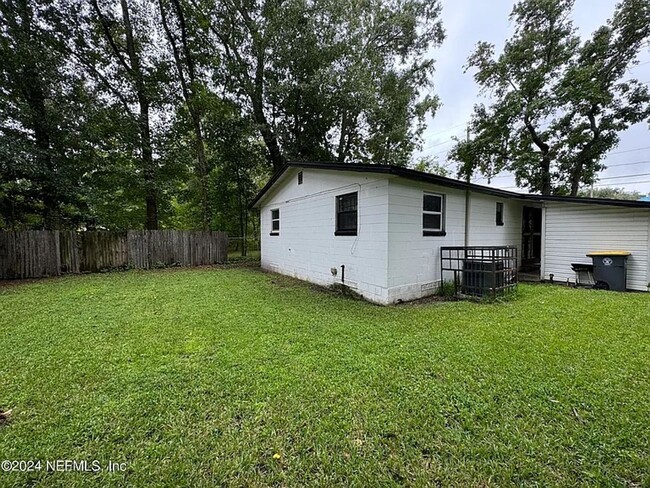 Building Photo - Charming Home in the Heart of Jacksonville...