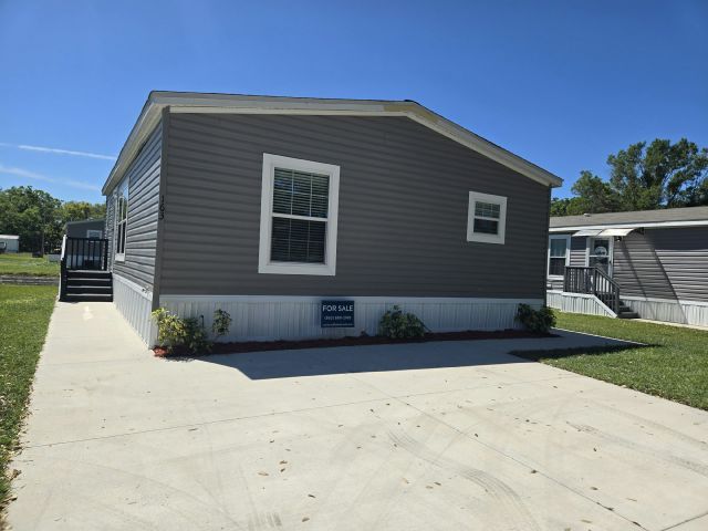 Building Photo - 1400 Banana Rd