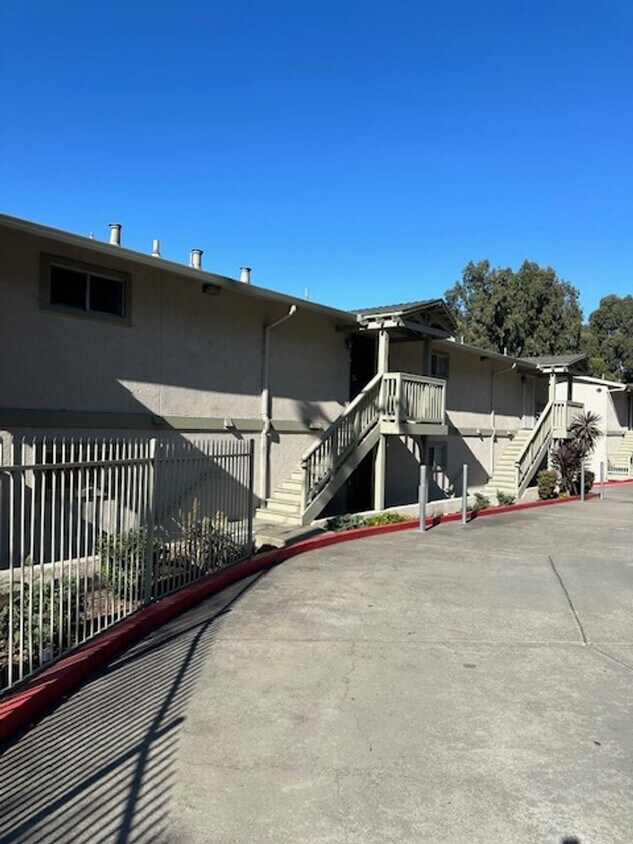 Building Photo - Condo - Hayward - Castro Valley border, 2 ...