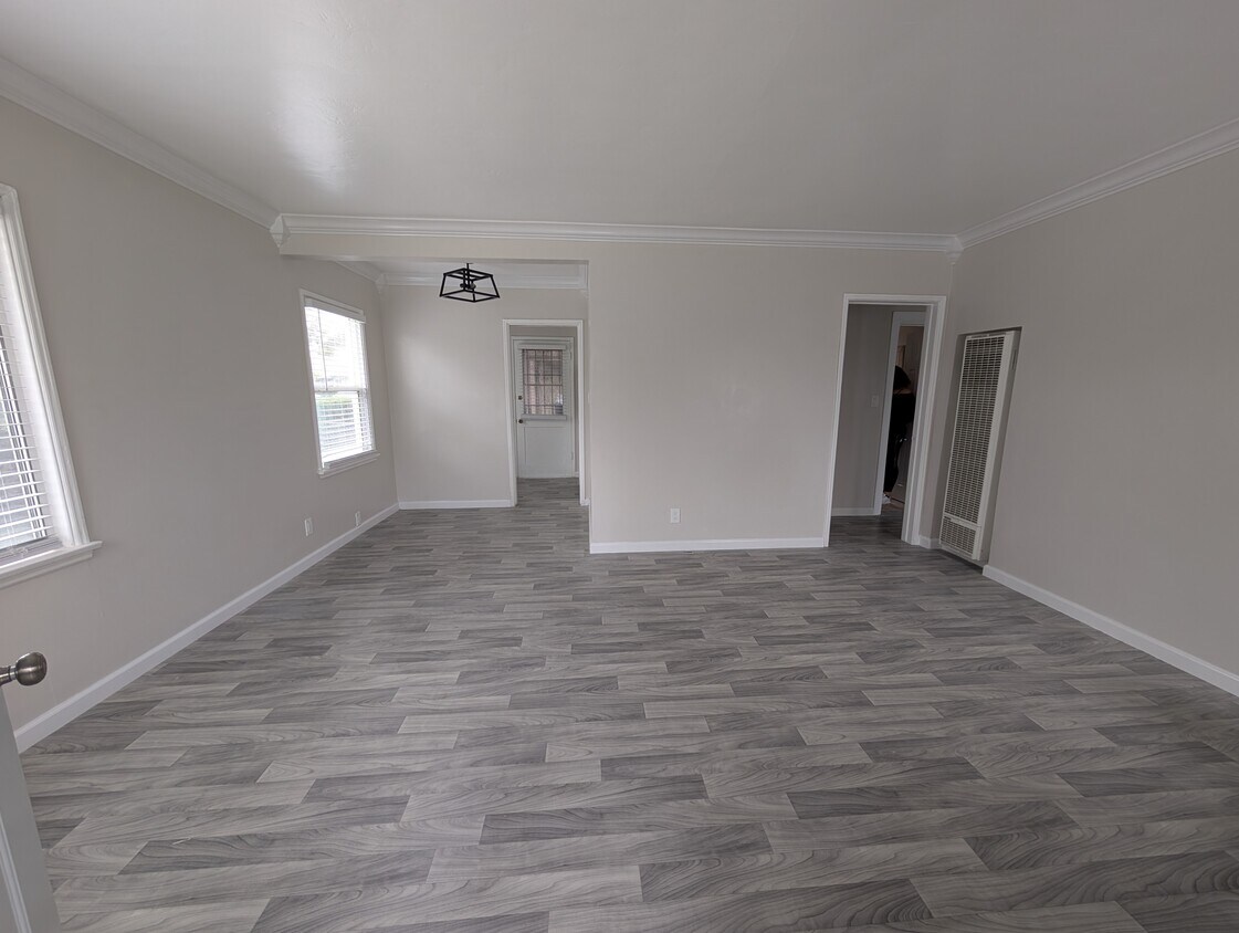 Foto principal - 505 W Almond St