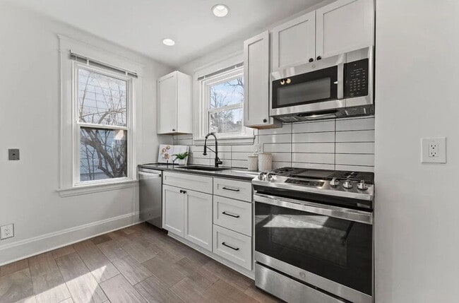 Building Photo - 3639 Columbus Ave