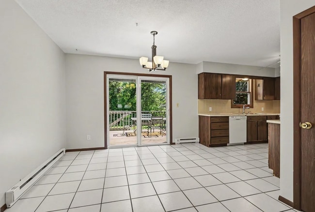 Building Photo - 1575 Pheasant Run