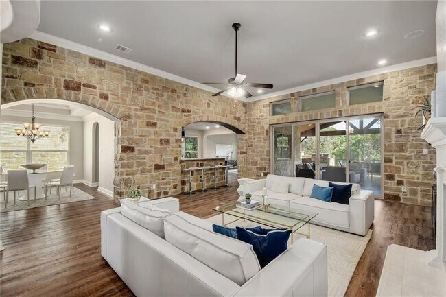 Foto del edificio - 309 Enchanted Hilltop Way