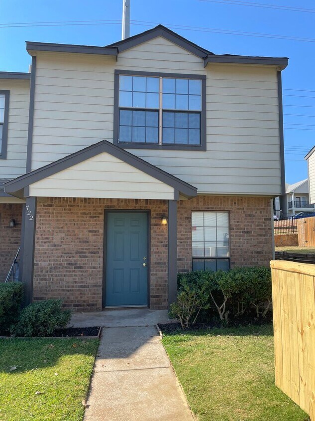 Photo - 722 W. Collins St.