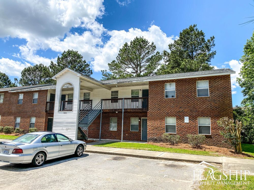 Foto principal - One Bedroom Cadwell Ct Unit