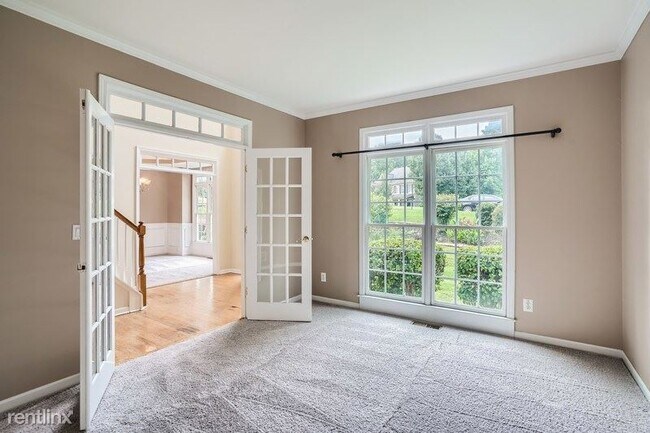 Building Photo - 5 br, 3.5 bath House - 62 Potomac Drive UNIT