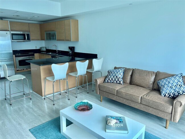Building Photo - 951 Brickell Ave