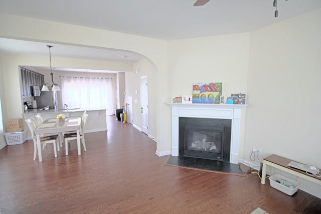 Building Photo - 2 Bedroom, 2.5 Bath Townhome in the Thomps...