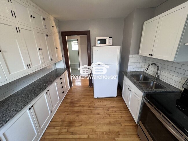 Foto del edificio - 3219 E 34th St