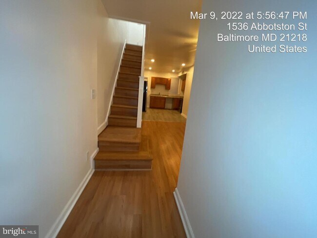 Building Photo - 1536 Abbotston St