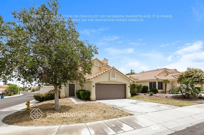 Building Photo - 1400 Desert Hills Dr