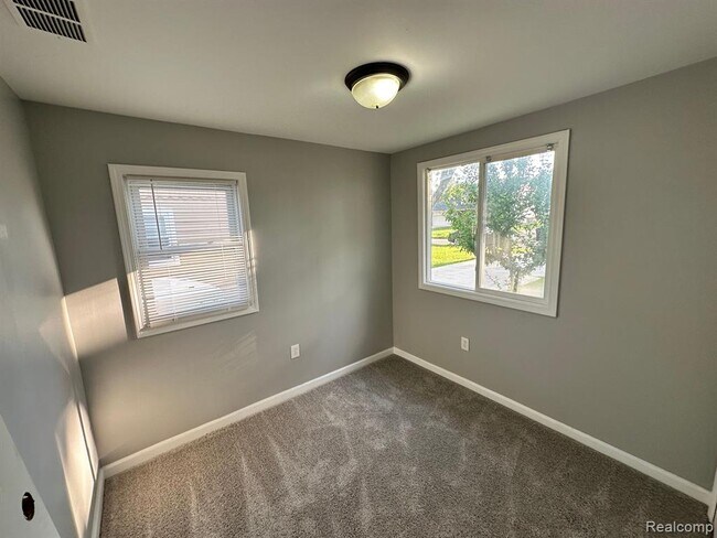 Building Photo - 22450 Haynes Ave