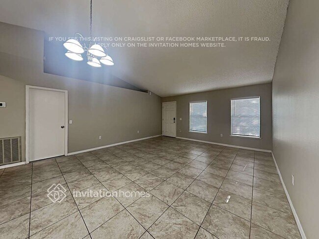 Foto del edificio - 5627 Oakwood Knoll Dr