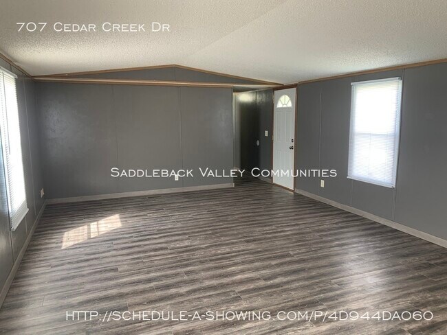 Building Photo - 3 Bed 2 bath $675 a month