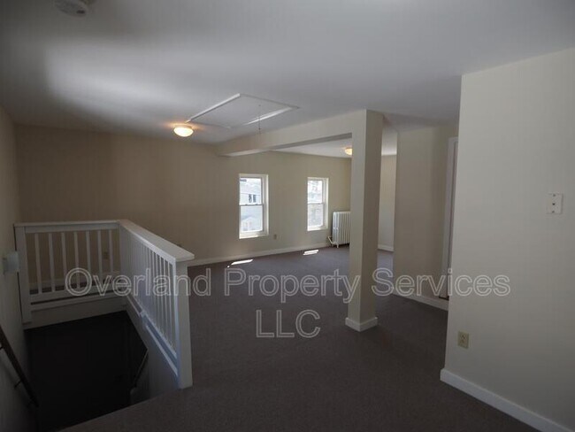 Building Photo - 398 North St