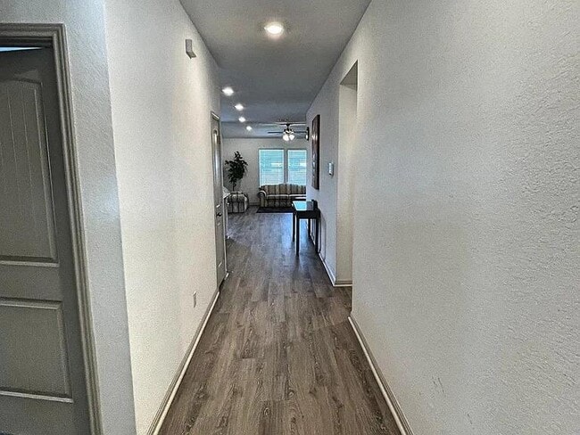 Building Photo - 116 Sweetwater Crk Ln