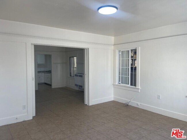 Foto del edificio - 708 W Vernon Ave