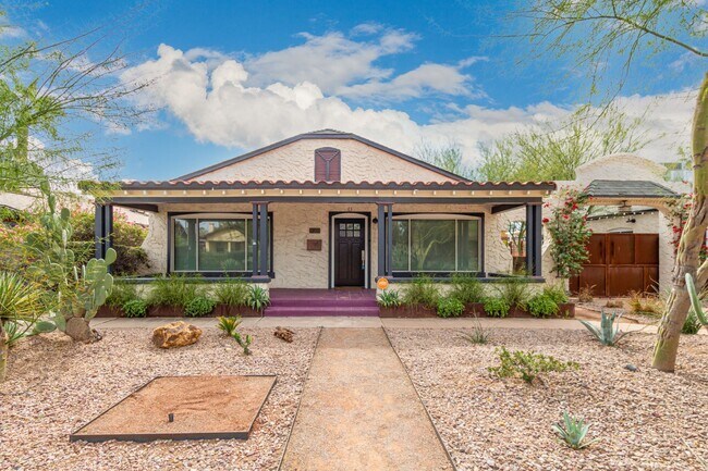 Building Photo - 735 E Coronado Rd