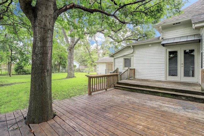 Building Photo - 239 W 23rd St