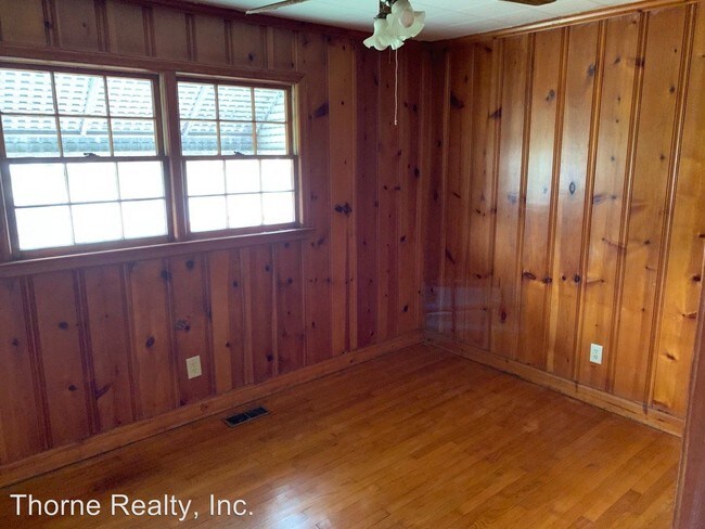 Foto del edificio - 3 br, 1 bath House - 1100 Edmondson Avenue