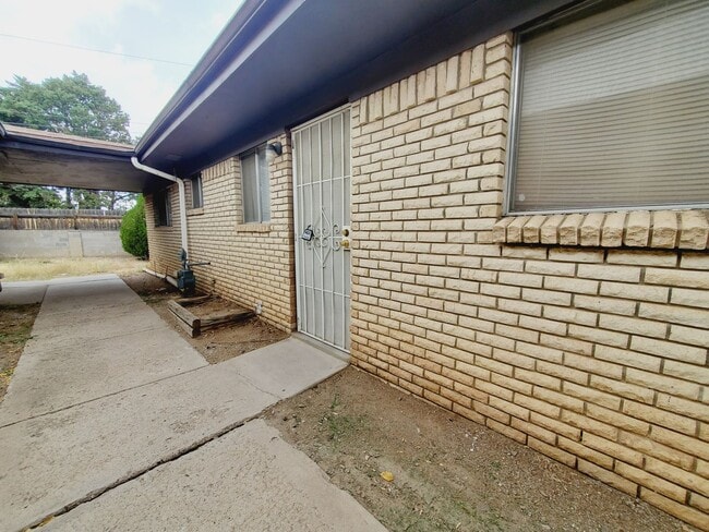 Building Photo - 3215 Morris St NE