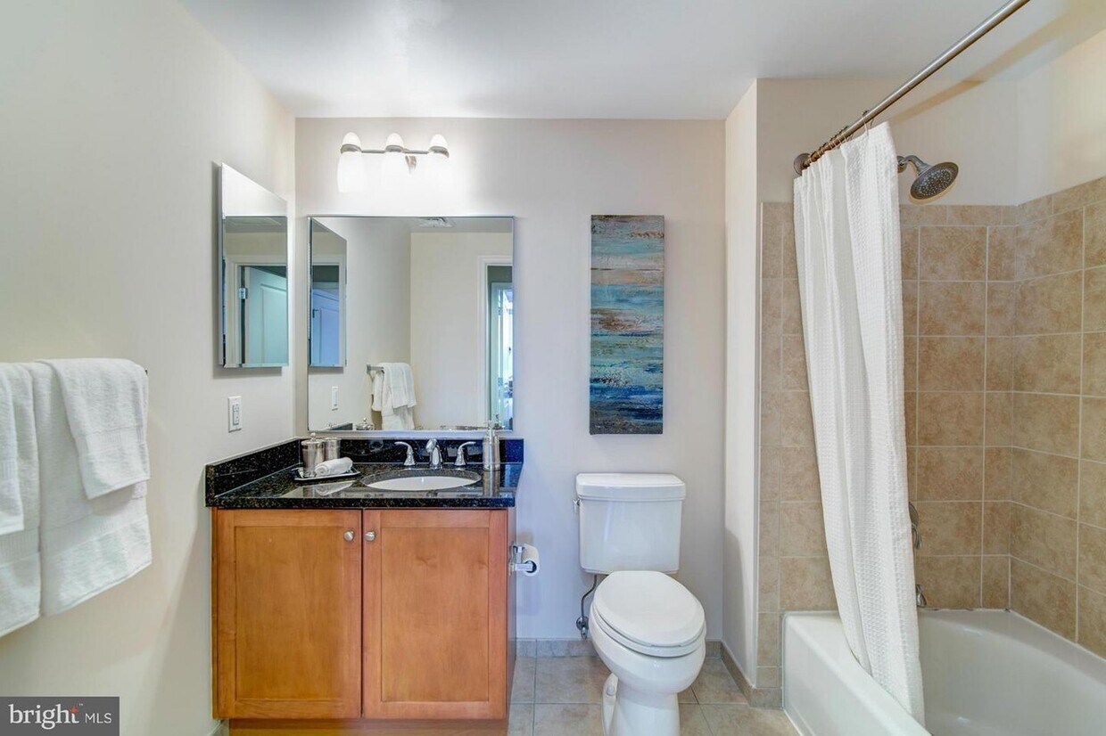 Foto principal - 1020 N Highland St
