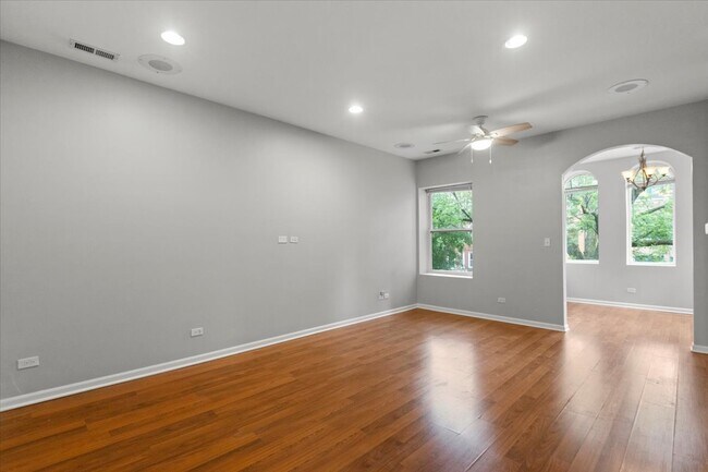 Foto del edificio - 7717 N Marshfield Ave