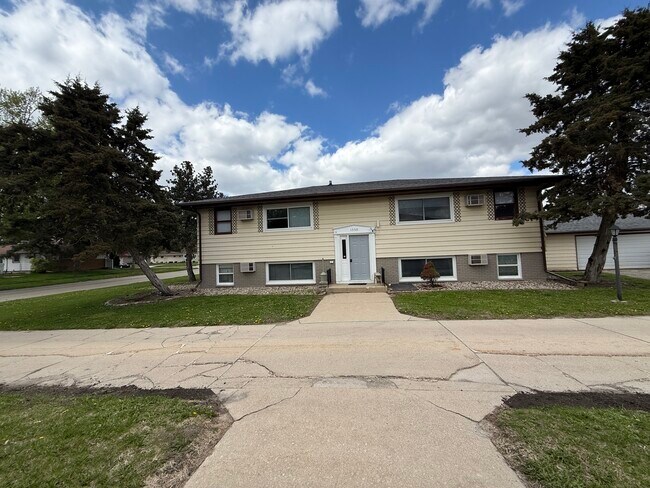 Foto del edificio - 1358 10th Ave SE