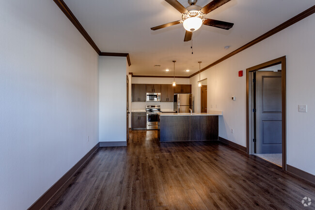 1BR, 1BA - 769 SF - Thrive at Creekside Apartments and Townhomes