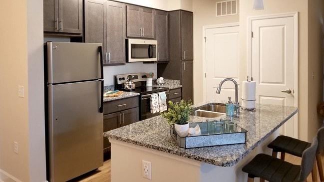 Building Photo - Preserve at Carteret Place